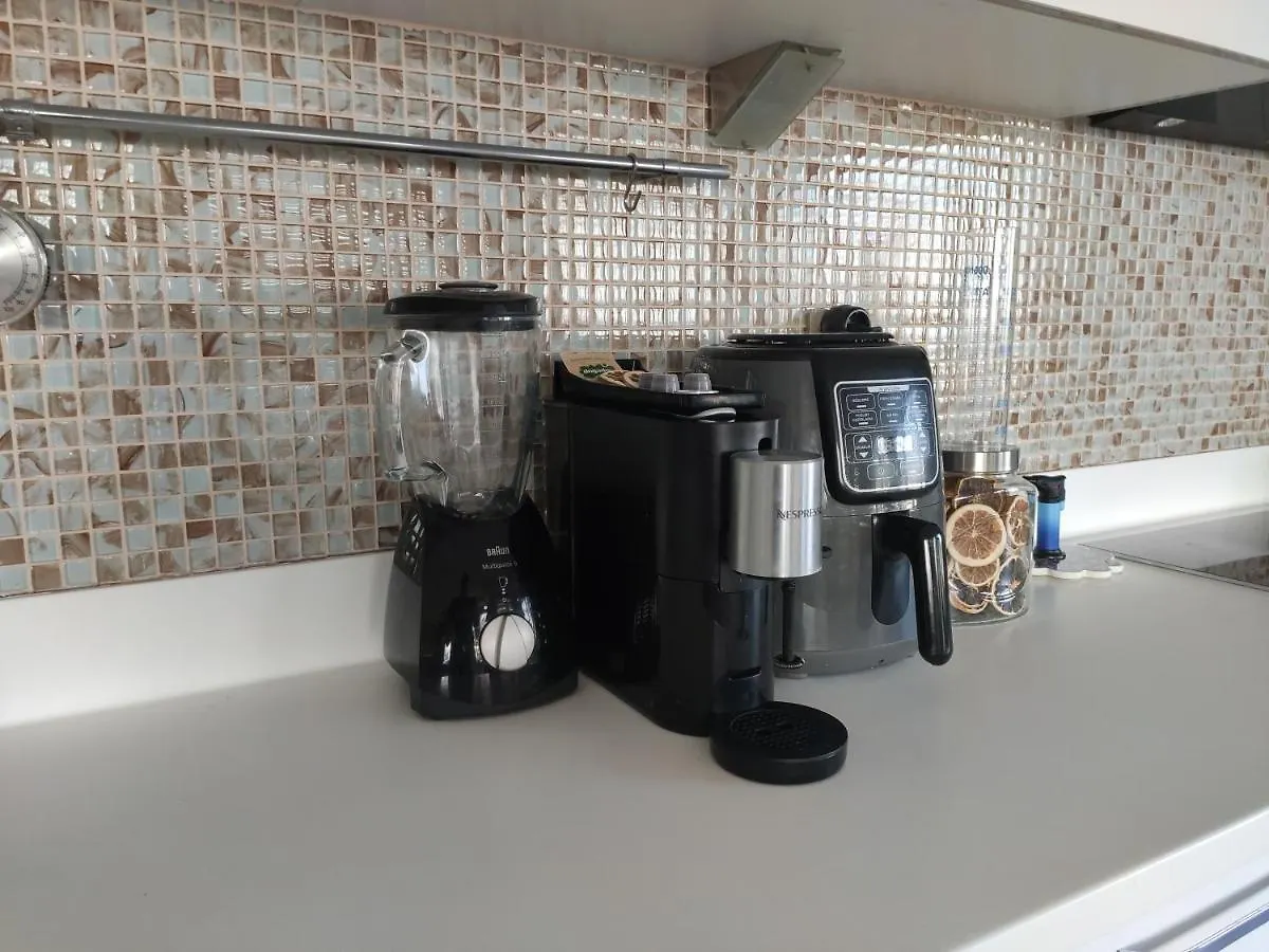 דירות Sea & Sunset View Flat With Garden In Lara אנטליה
