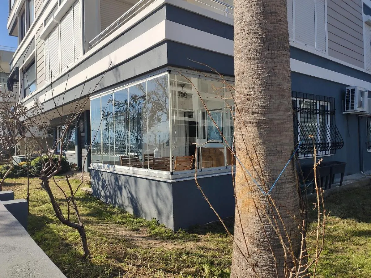 דירות Sea & Sunset View Flat With Garden In Lara אנטליה טורקיה